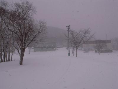 天気:風雪　風向:西　風速:15m　気温:-2°　アンヌプリスキー場