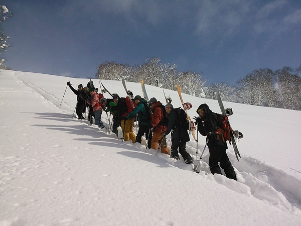 14.02.21 ハイクツアー hike tour powder company guide