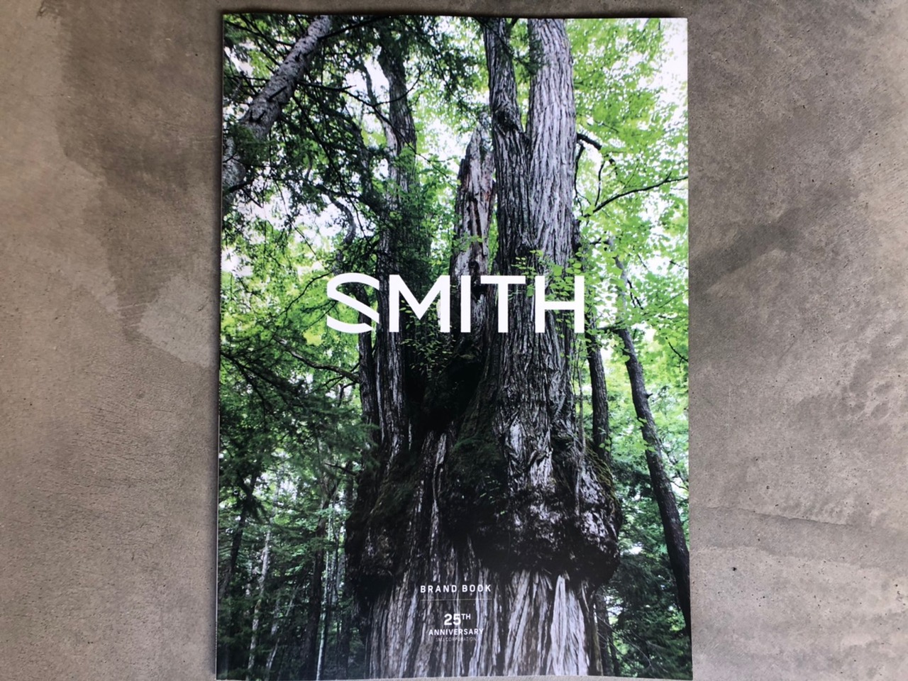 SMITHの25th Anniversary BRAND BOOKに代表 高久智基のインタビューが掲載されました。のアイキャッチ画像